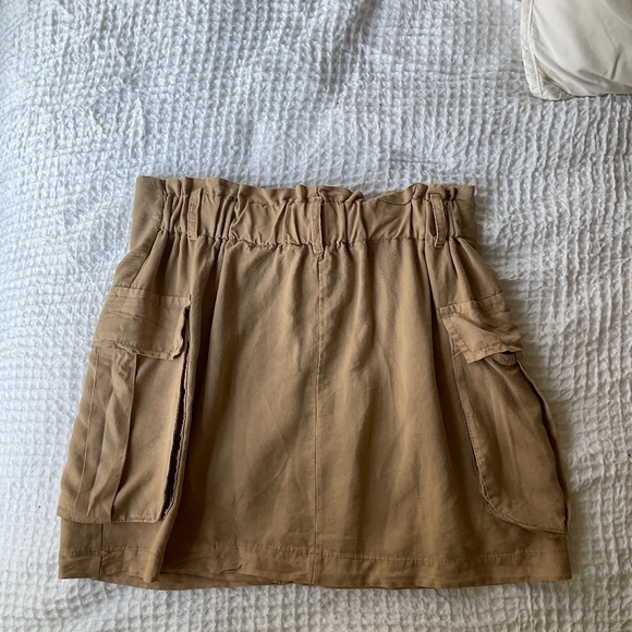 Mini cargo skirt. Size small - Picture 5 of 5